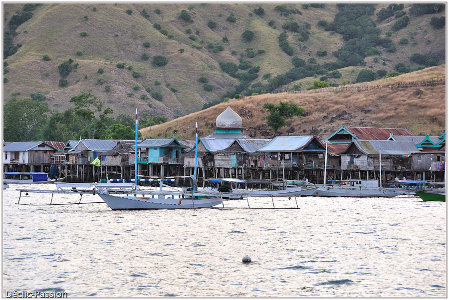 Au centre, la mosquée 